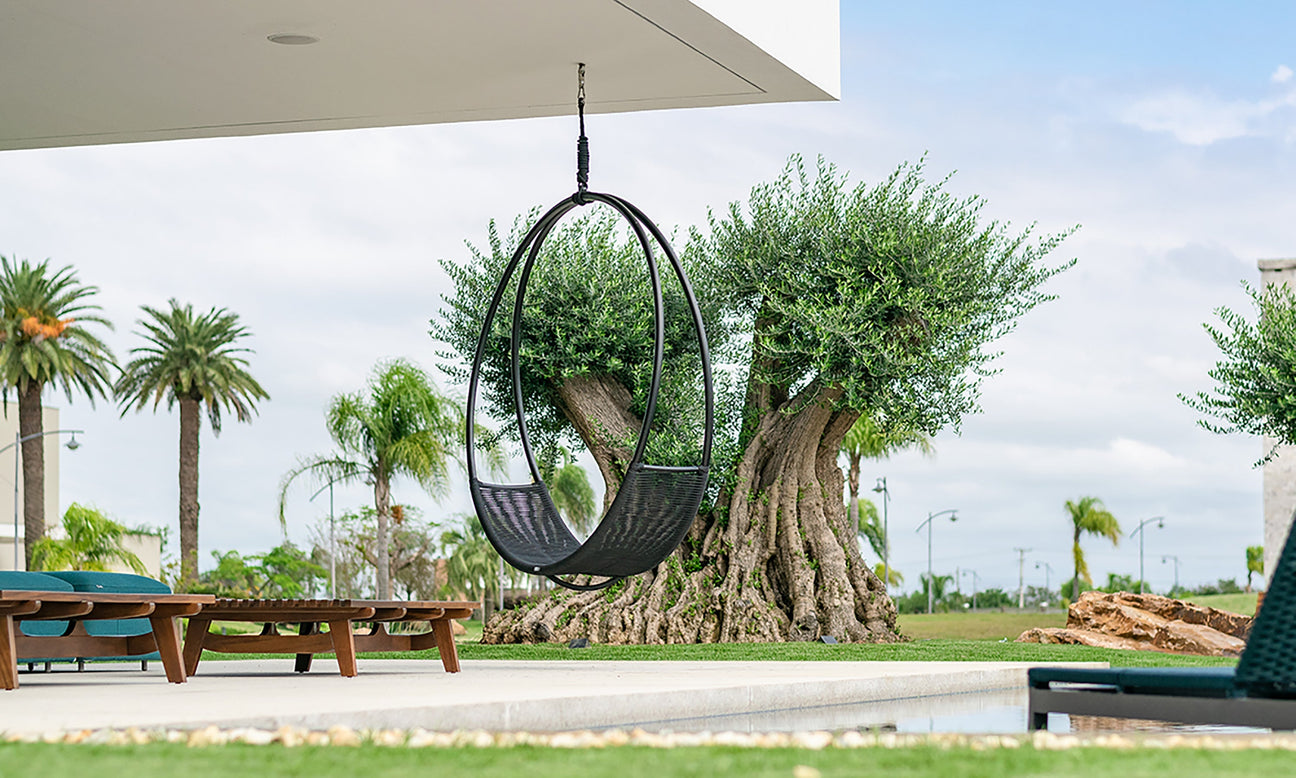 7 Essential Furniture Pieces for Patios and Gardens: Comfort, Style, and Outdoor Functionality