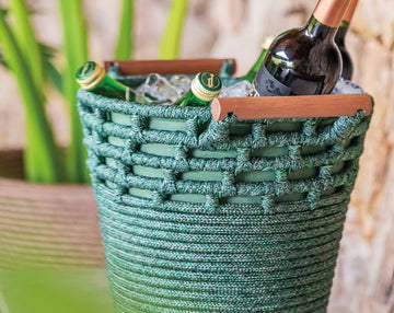 Designer Ice Bucket: Elegance in Every Detail of Your Gourmet Space