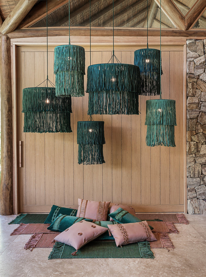 Cushions, Throws, and Rugs: The Three Key Touches for a Cozy Décor