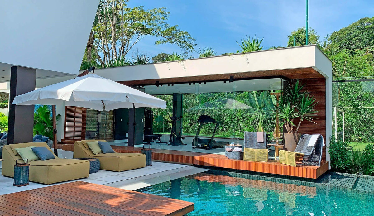 Poolside Furniture Trends for 2025: Comfort, Technology & Sustainabili ...