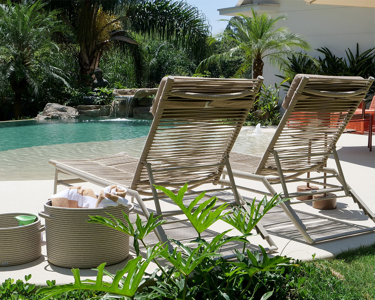 How to Bring a Coastal Vibe Into Your Home