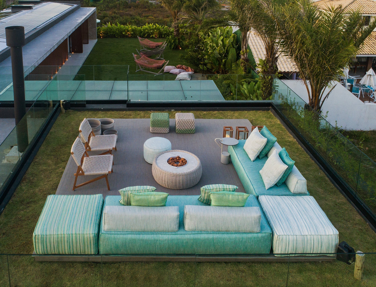 Colors That Bring Warmth and Calm: How to Use Them with Furniture and Accessories