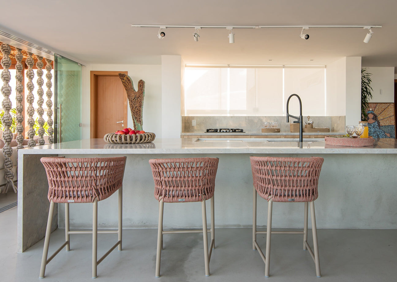 How to use stools in décor: a practical guide to transforming any space