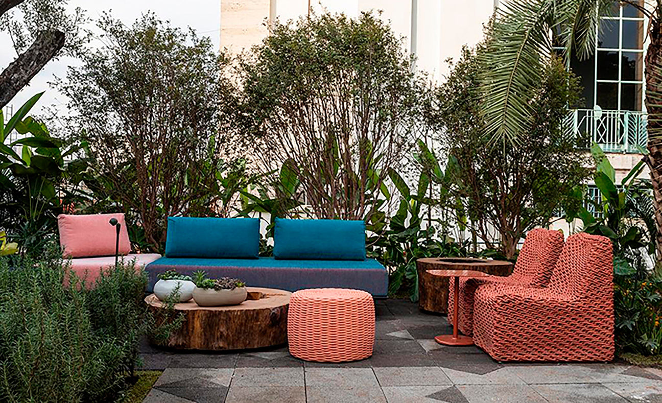 Biophilic Design: How to Integrate Tidelli Furniture with Nature