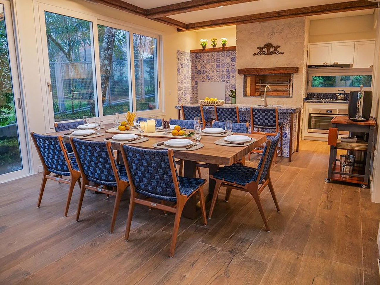 How to Decorate a Mountain Home Without Losing Lightness