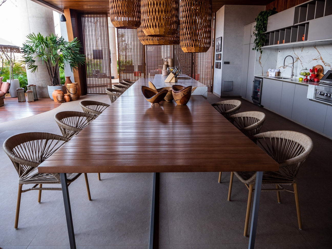 Custom Table: The Luxury of Having a Unique Piece in Your Space