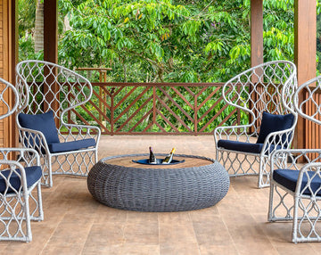 The Power of Lounge Chairs: Elegance, Comfort, and Functionality