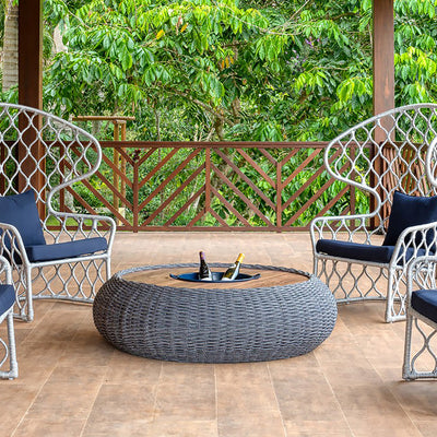 The Power of Lounge Chairs: Elegance, Comfort, and Functionality